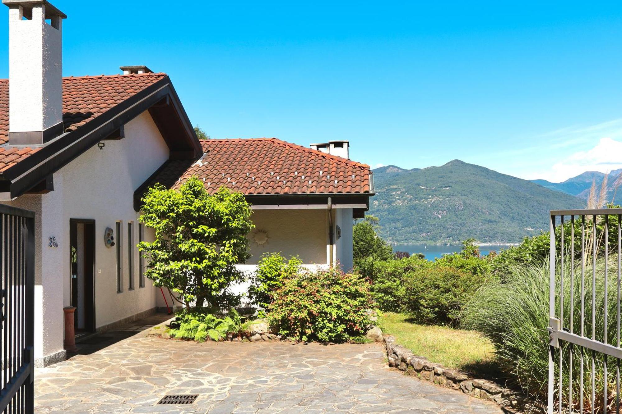 Casa Azalea Villa Luino Esterno foto